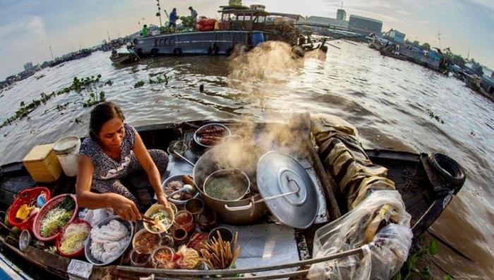 marché flottant Vietnam repas